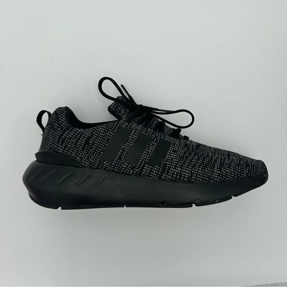 NWOB Adidas Swift Run 22 J Black/ Grey Unisex US Size 6.5